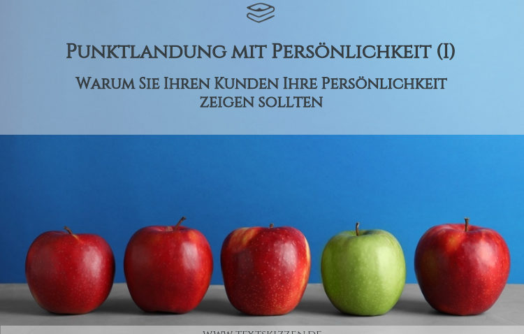 Warum Unternehmer Persönlichkeit zeigen sollten: Vier rote Äpfel und ein grüner Apfel vor blauem Hintergrund