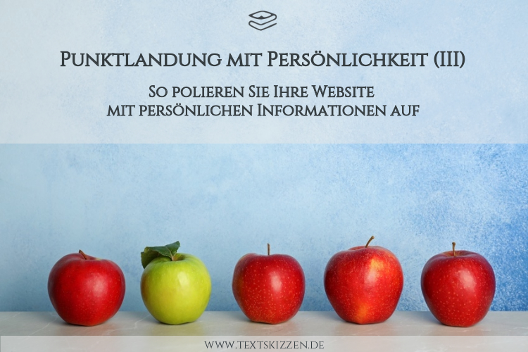 Persönlichkeit für die Firmenwebsite: Vier rote Äpfel und ein grüner Apfel vor hellblauem Hintergrund