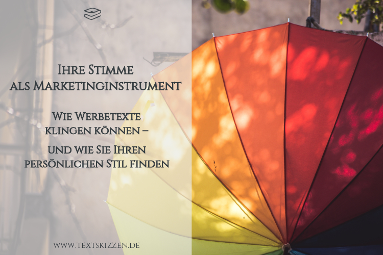 Tone of Voice: Persönliche Sprache als Marketingsinstrument. Beitragstitel vor buntem, aufgespanntem Regenschirm